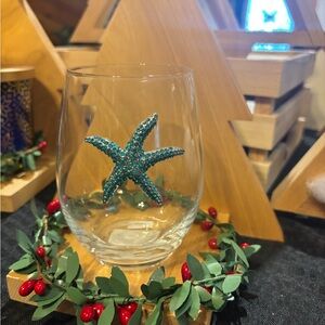 The Queens’ Jewels Decorative Stemless Wine Glasses